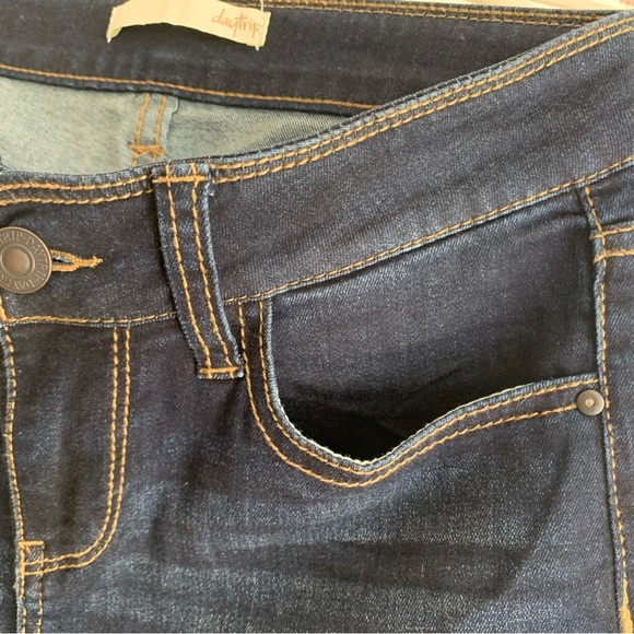 Buckle day trip jeans. Size 26S. - Picture 4 of 9